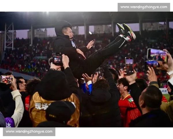 足球与舞蹈的完美碰撞！辽宁铁人啦啦队丝滑转场视频引爆社媒