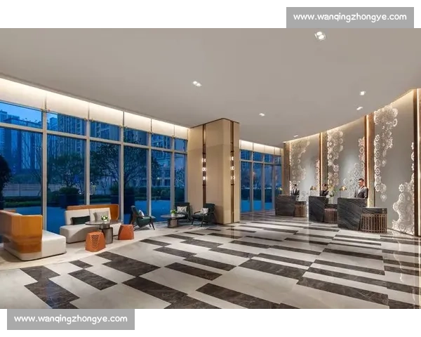 成都公司爆改泳池办公室：2 万元打造网红工位，深水区办公成职场新潮流